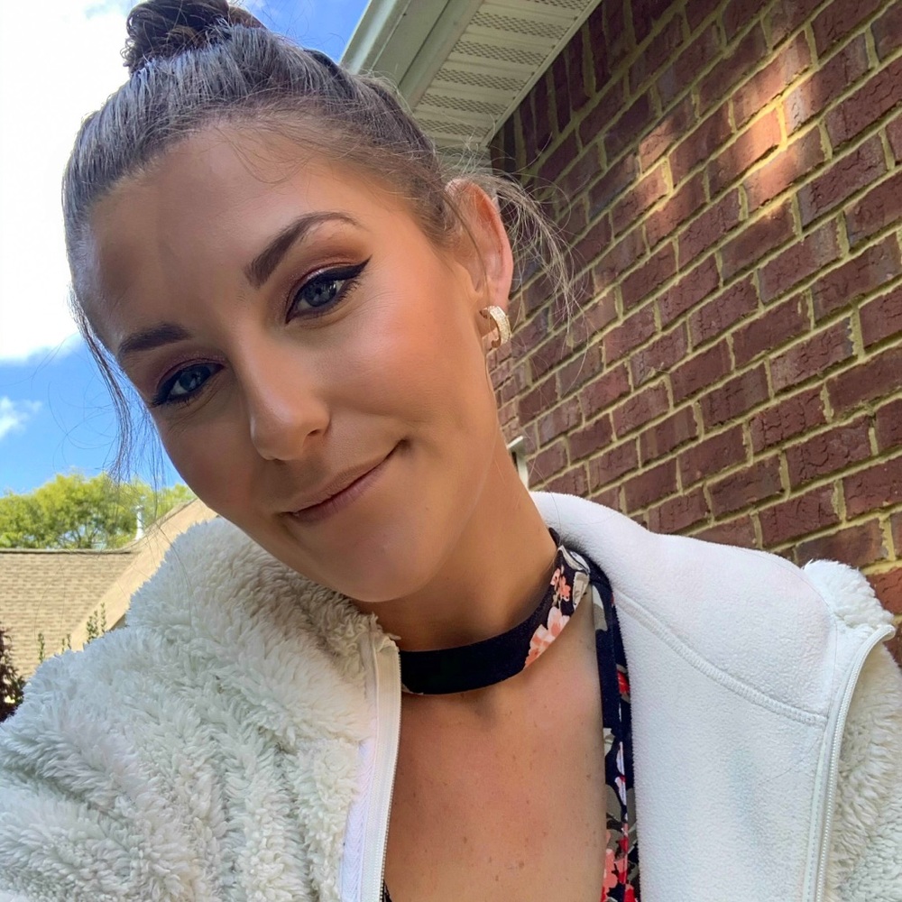 Meet your Posher, Brooke